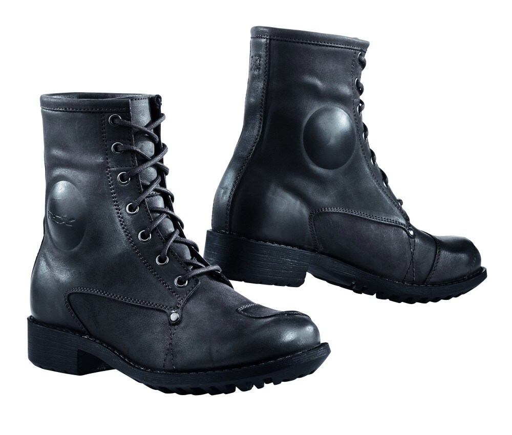 TCX LADY BLEND Destinazione: Urban, touring  Caratteristiche: Anfibio in stile militare da donna, tomaia  in pelle pieno fiore, fodera impermeabile Taglia: 35-42 Colori: Moka Prezzo: 189,99 euro